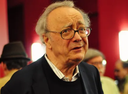 Alfred Brendel|Foto: Jiyang Chen / Wikimedia Commons El reconocido pianista austriaco Alfred Brendel muere a los 94 años en Londres, dejando un legado artístico que incluyen reconocidas grabaciones beethovenianas hasta su decisiva reivindicación de Schubert como gigante del repertorio pianístico.