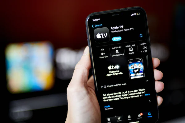 Apple TV: Bloomberg 