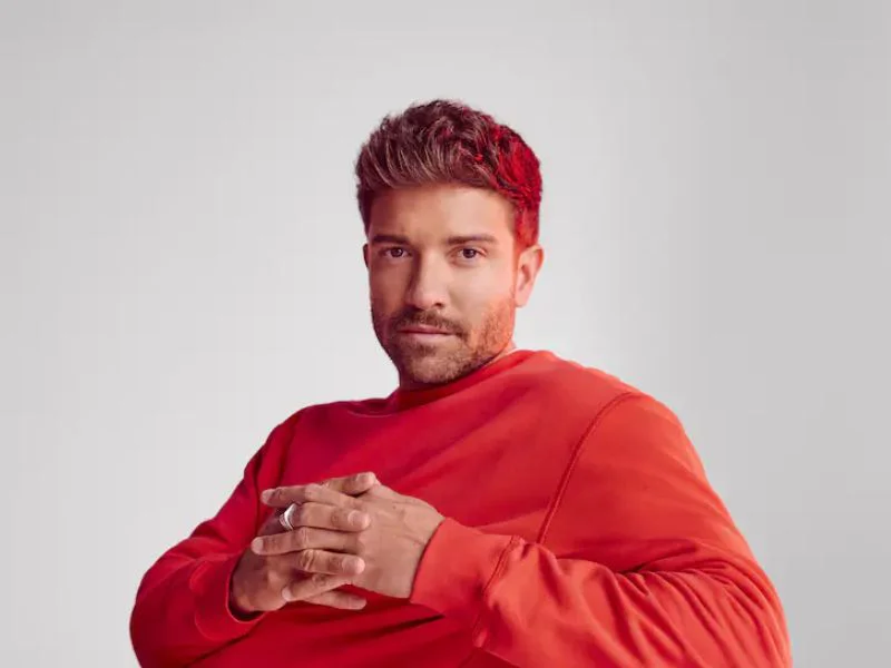 pablo-alboran-en-madrid-con-luces-rojas|Foto: KM0/Olalla Blanco 