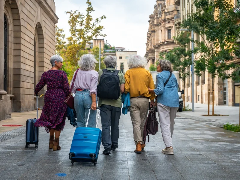 personas-mayores-viajando-turismo-imserso