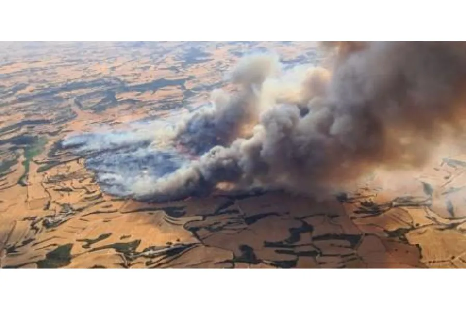 El primer gran incendio forestal del verano deja dos muertos en Lleida|Foto: La Vanguardia  El primer gran incendio forestal del verano deja dos muertos en Lleida