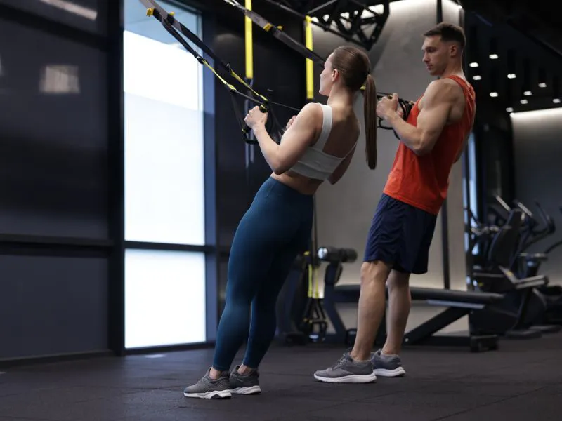 Ejercicios y entrenamiento |  Hábitos saludables basados en hormonas, sueño y masa muscular: la nueva fórmula sostenible para bajar de peso.