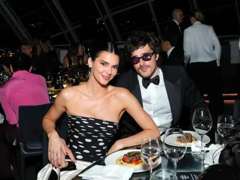 Kendall Jenner y Jacob Elordi en la cena de la Academy Museum Gala en Los Ángeles|Foto: @hellomag
