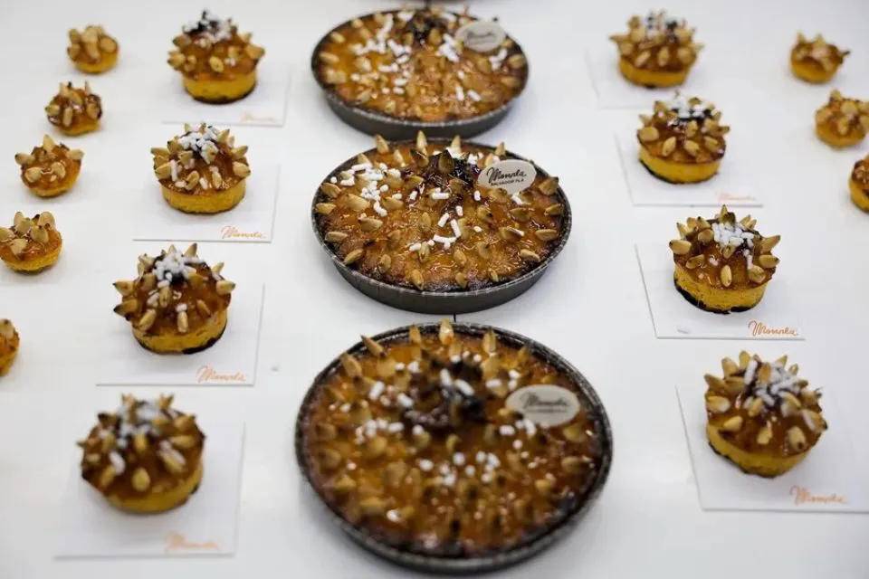 'Arnadís' de la pastelería Monpla, un dulce típico de la Semana Santa en Valencia|Foto: EFE/Kai Försterling La gastronomía española en Semana Santa 

