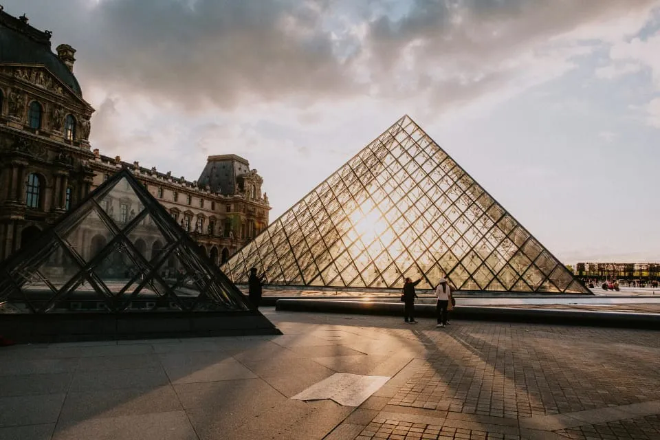 Museo - Louvre - París - Francia 2