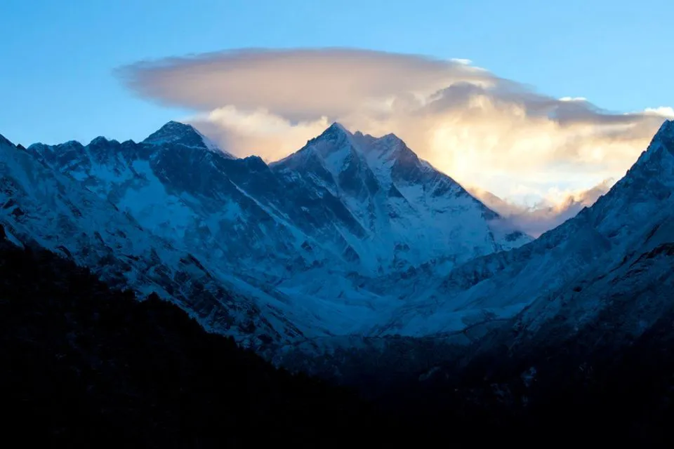 Vista panorámica del Himalaya, en Nepal. EFE/Balazs Mohai