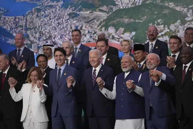 Los líderes asistentes al G20 posan para una foto de familia.Silvia Izquierdo - AP