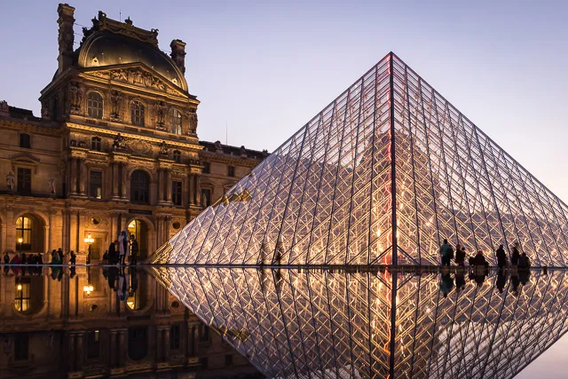 Trabajadores del Louvre convocan huelga|Foto: Tore Sætre / Wikimedia Commons   Una fuga de agua que dañó cientos de documentos egipcios, el reciente robo de joyas valoradas en 88 millones de euros aún sin resolver y unas condiciones de trabajo "degradadas" precipitan una huelga el 15 de diciembre.