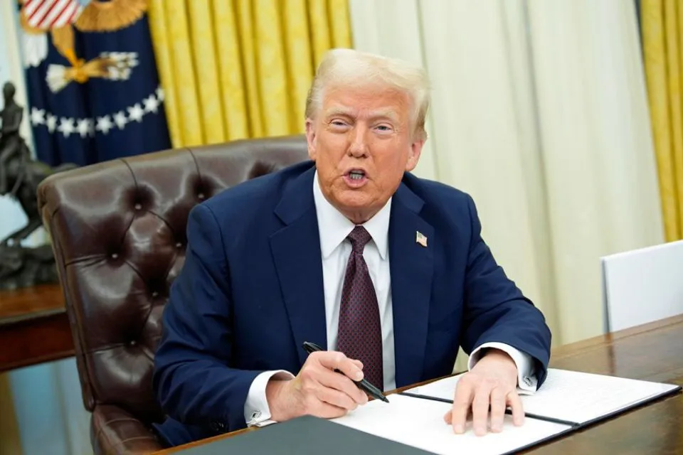 El presidente de EE.UU, Donald Trump, en el Despacho Oval de la Casa Blanca., en Washington. EFE/EPA/Yuri Gripas/ POOL