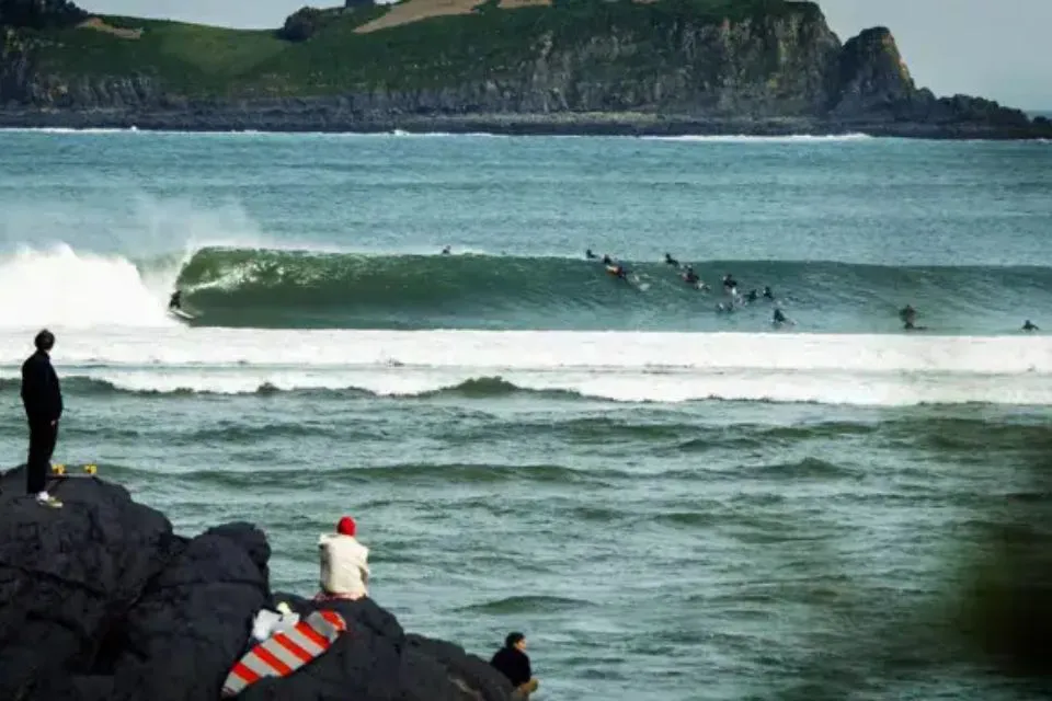 Explora las mejores playas del País Vasco: surf y fotografía de olas este verano|Foto: Europa Press/BIPI Explora las mejores playas del País Vasco: surf y fotografía de olas este verano
