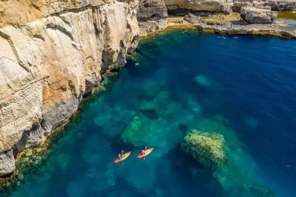 Paisaje costero de Malta con acantilados|Foto: Europa Press/Turismo de Malta Sol, naturaleza y turismo activo en el corazón del Mediterráneo

 
