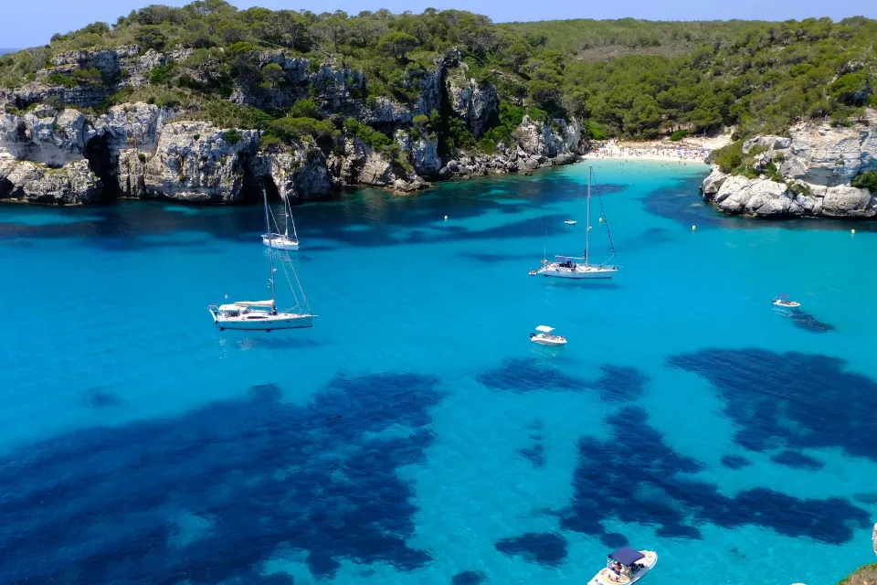 Explora túneles y cuevas históricas: una aventura subterránea en Baleares Explora túneles y cuevas históricas: una aventura subterránea en Baleares