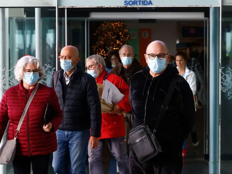 gripe-a-h3n2-espana-epidemia|Foto: El Mundo/Quique García/EFE Los contagios de gripe A(H3N2) se disparan en España, superan el umbral epidémico y afectan sobre todo a niños
