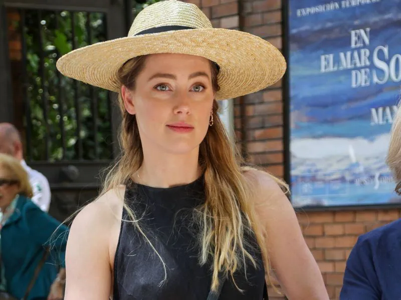 Amber Heard en el Museo Sorolla de Madrid / Foto: Gtres (Imagen de archivo) Amber Heard ha reducido al mínimo su presencia en redes sociales, una decisión que busca evitar el acoso digital que sufrió en el pasado