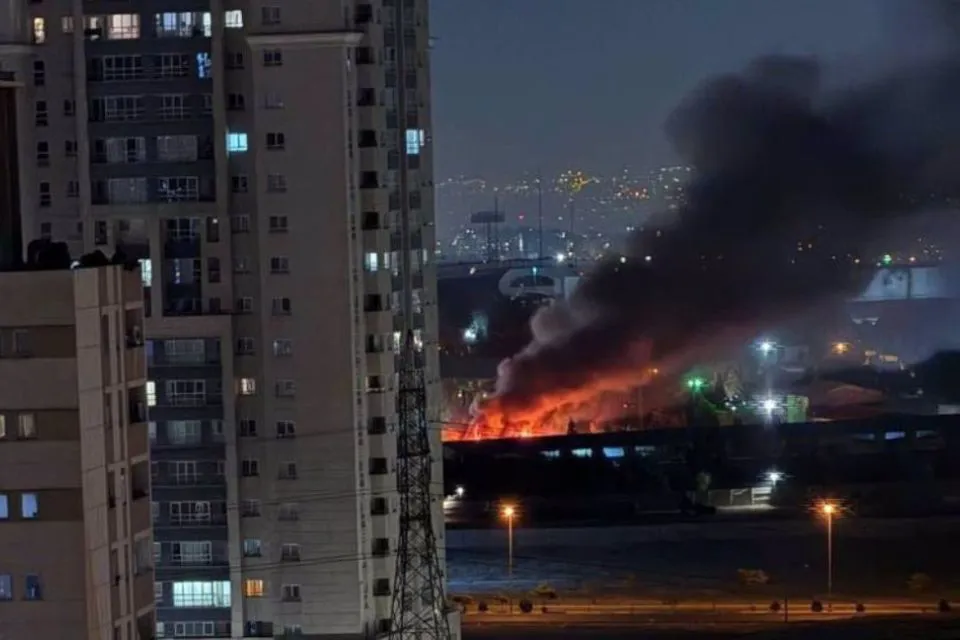 Israel bombardea docenas de objetivos en Irán|Foto: Europa Press  Israel bombardea docenas de objetivos en Irán y mata al jefe de la Guardia Revolucionaria 
