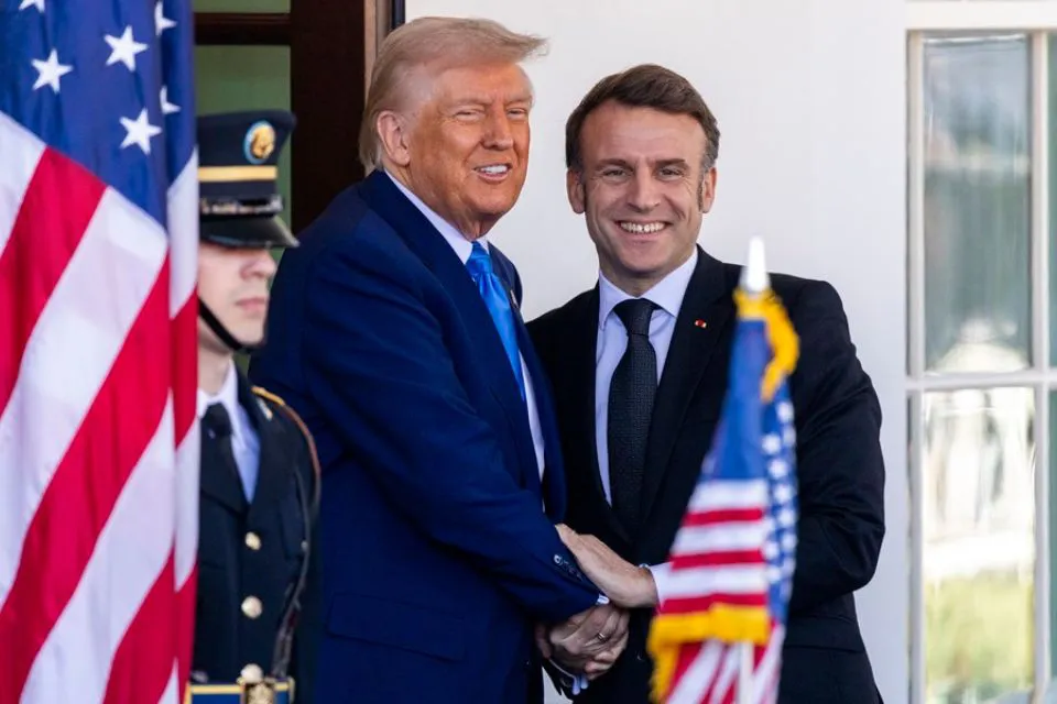 El presidente estadounidense Donald J. Trump - presidente francés Emmanuel Macron - EFE/Shawn Thew
