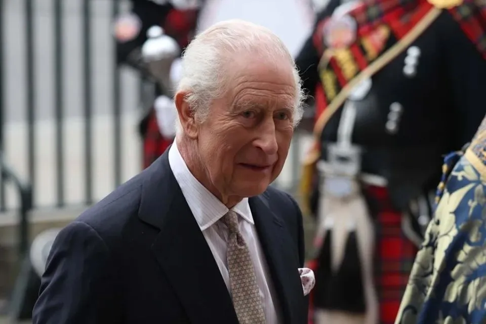 El rey Carlos III|Foto: EFE/Neil Hall Carlos III es visto en público tras haber sido ingresado por el tratamiento contra su cáncer