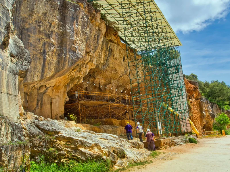 Vista de la Trinchera del Ferrocarril en el yacimiento arqueológico de la Sierra de Atapuerca en Burgos