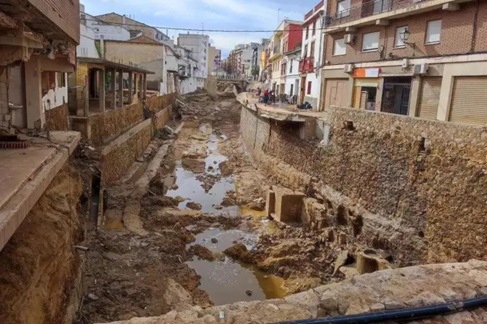 Localidad valenciana de Chiva tras la Dana del 29 de octubre de 2024|Foto: Europa Press/Diputación de Valencia La jueza de la Dana cita a declarar al jefe de Climatología de Aemet el 2 de junio

