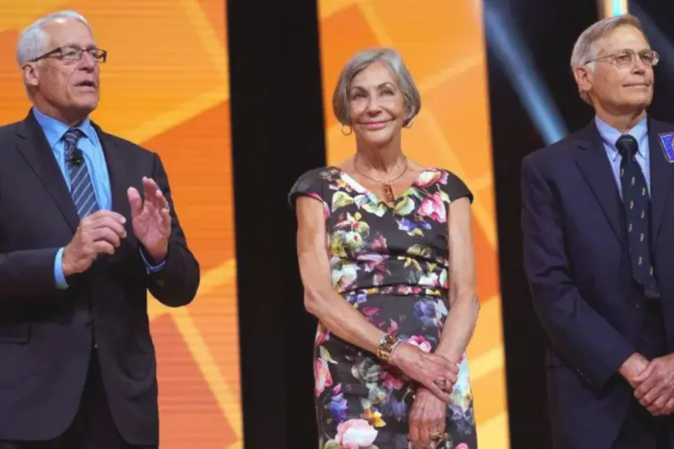 Rob, Alice y Jim Walton heredaron la fortuna del fundador de Walmart, Sam Walton - BBC Mundo/Getty Images