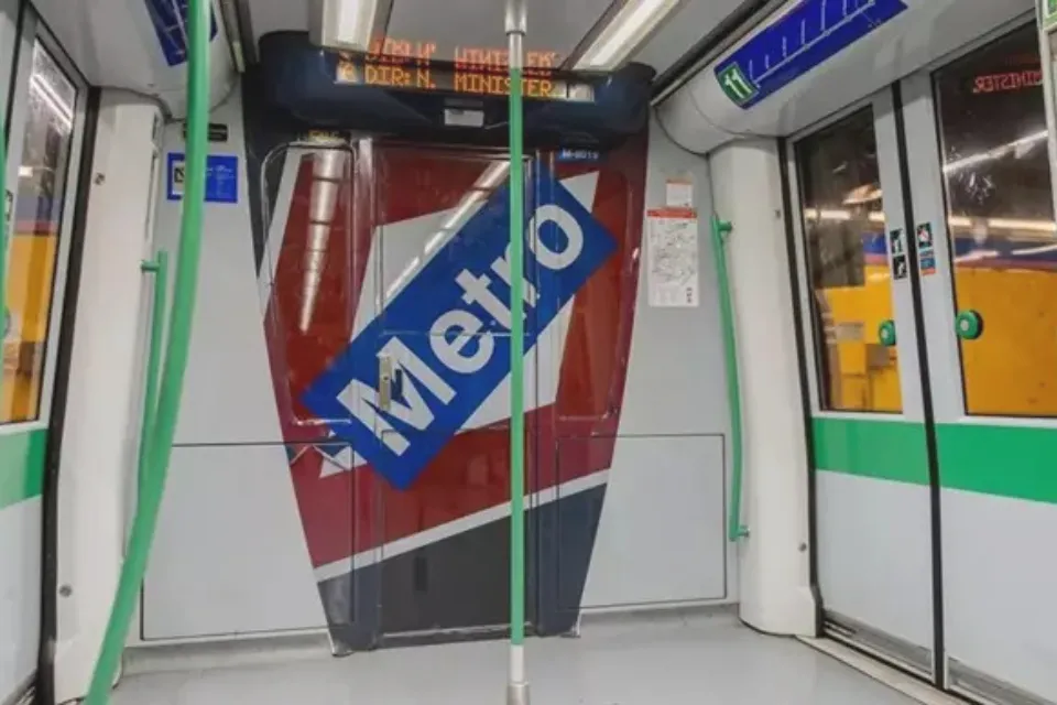 Imagen de recurso del interior de un vagón del Metro de Madrid. Europa Press/Comunidad de Madrid