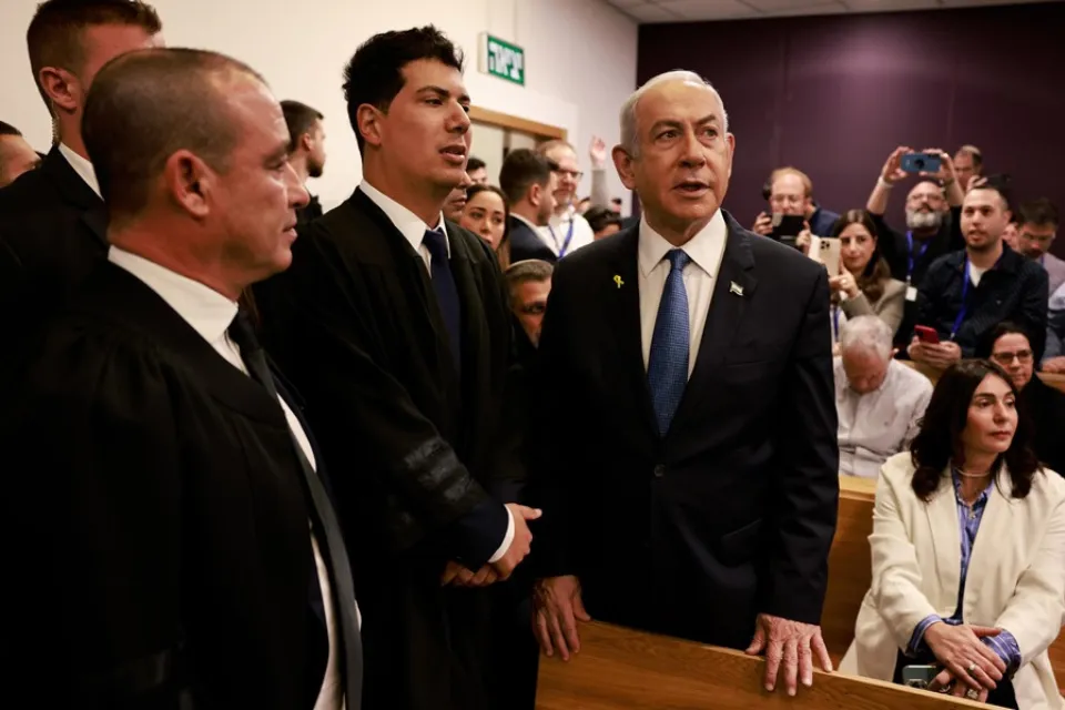 El primer ministro israelí, Benjamín Netanyahu, en el tribunal. EFE/EPA/Menahem Kahana