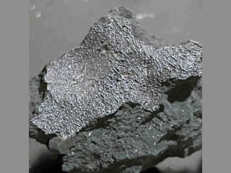 El meteorito de hillsborough, Nueva Jersey, bajo analisis de laboratorio|Foto: SETI Institute Imagen