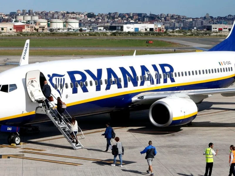 un-avion-de-la-compania-ryanair-se-prepara-para-el-despegue-en-la-pista-de-un-aeropuerto|Foto: El Diario.es