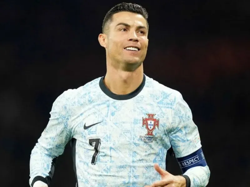 Cristiano Ronaldo|Foto: EFE/EPA/Mark Runnacles Cristiano Ronaldo se convierte en el futbolista más rico de la historia del fútbol