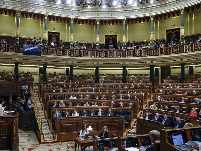 El Gobierno negocia decretos de vivienda en el Congreso|Foto: EFE 