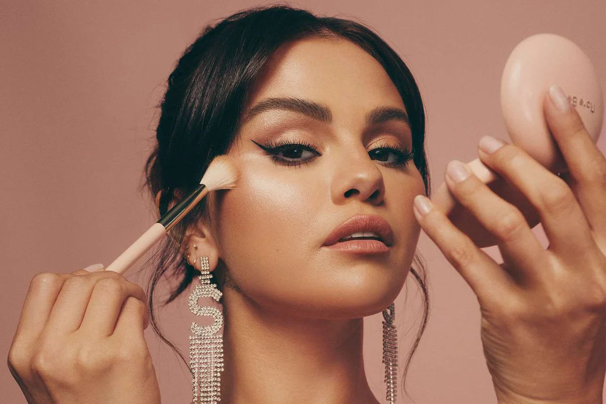 Selena Gómez para Rare Beauty       Foto: X