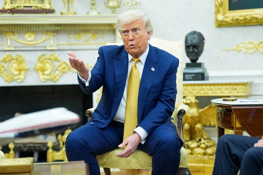 El presidente de Estados Unidos, Donald J. Trump|Foto: EFE/EPA/Aaron Schwartz/Pool Demanda contra Trump por eliminar fondos para la prevención de desastres