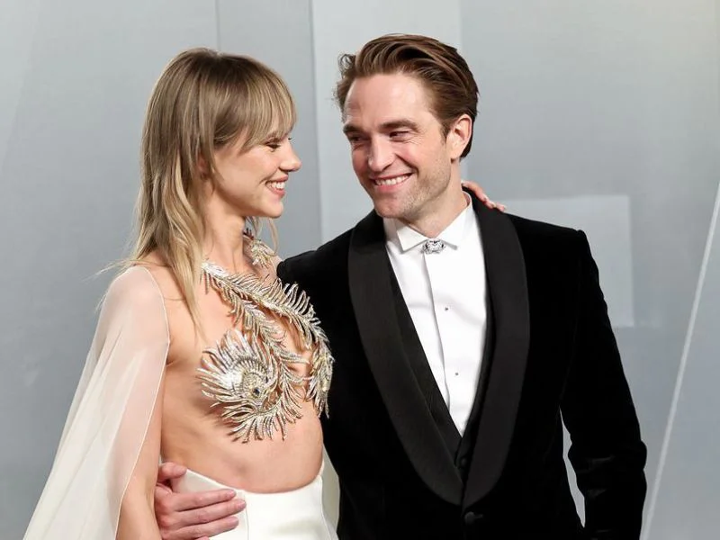 robert-pattinson-posando-en-alfombra-roja-con-estilo-maduro-y-sofisticado|Foto: Getty Images 