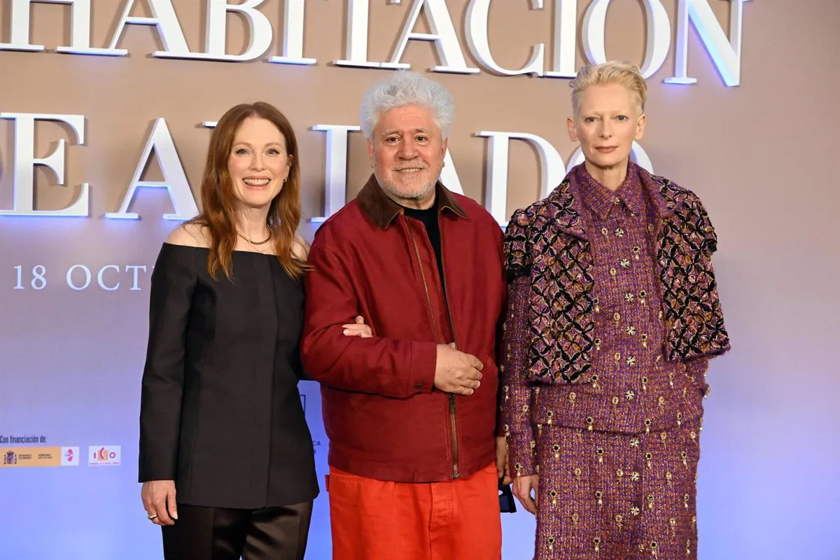 Tilda Swinton - Julianne Moore -  Pedro Almodóvar - Foto Europa Press 