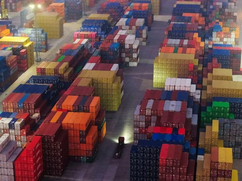 China advierte a EEUU que cesen sus amenazas o responderá con represalias|Foto: Bloomberg/CFOTO China advierte a EEUU tras nuevos aranceles del 100% y refuerza sus controles sobre tierras raras y exportaciones estratégicas

