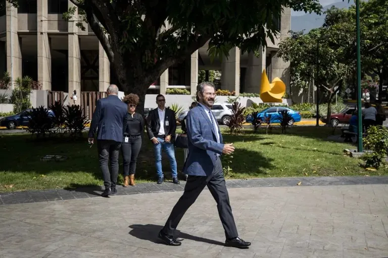 Embajador Ramón Santos