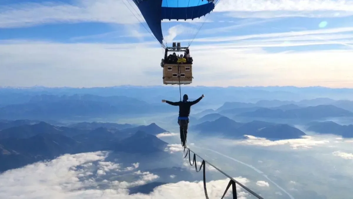 Slackline - Dos alemanes baten récord entre dos globos aerostáticos a 2500 metros - Euronews