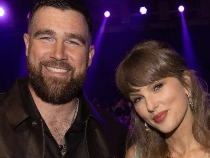 La cantante Taylor Swift y el jugador de la NFL Travis Kelce juntos en un evento|Foto: Clarín 