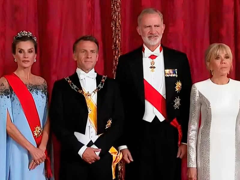 Los Reyes de España junto a Emmanuel y Brigitte Macron|Foto: Casa de S. M. El Rey