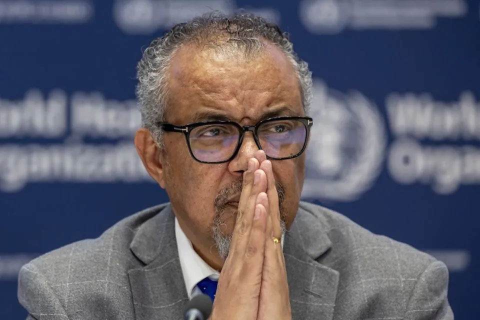 El director general de la OMS, Tedros Adhanom Ghebreyesus|Foto: EFE/EPA/Salvatore di Nolfi La OMS reducirá a la mitad sus departamentos y su equipo directivo frente a los recortes de EEUU