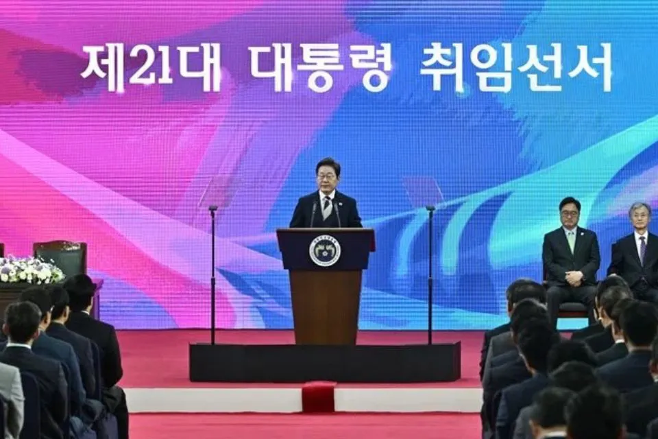 El nuevo presidente de Corea del Sur, Lee Jae-myung|Foto: EFE/EPA/Anthony Wallace/Pool El nuevo presidente de Corea del Sur inició de forma oficial su mandato de cinco años 