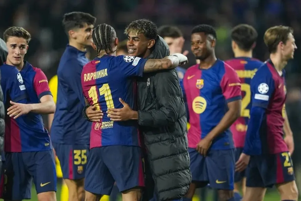 Los jugadores del FC Barcelona celebran su victoria|Foto: EFE/Alejandro García El FC Barcelona se acerca a las semifinales de Liga de Campeones