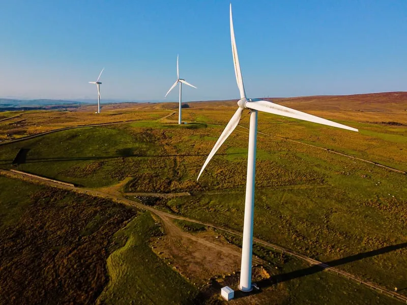 Asturias impulsa 600 empleos con €48 millones en energía eólica terrestre y marina Asturias destina 48 millones de euros a proyectos eólicos que generarán 600 empleos y reactivarán la industria regional con enfoque sostenible

