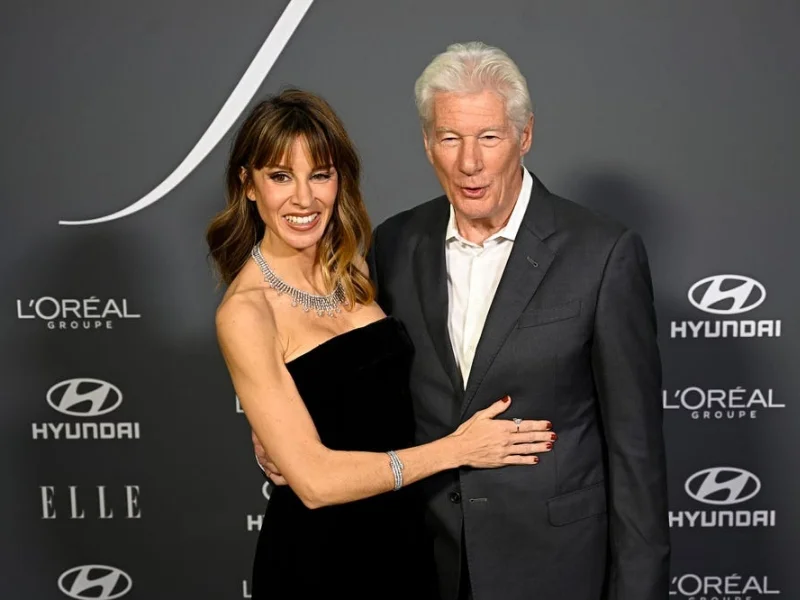 richard-gere-sonriendo-junto-a-su-esposa-en-un-evento-social|Foto: Getty Images 