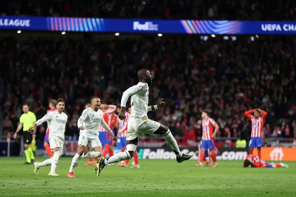 Jugadores del Real Madrid|Foto: El Mundo/Getty La UEFA abre una investigación a Rüdiger, Mbappé, Ceballos y Vinicius por "conducta inapropiada"