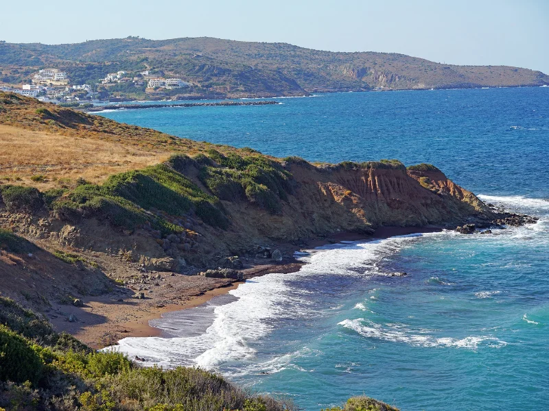 vistas-de-la-linea-de-costa-espanola-con-playas-turisticas-y-zonas-afectadas-por-la-erosion