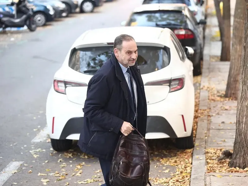 abalos-prision-entrevista-el-mundo|Foto: El Mundo/Europa Press  El exministro José Luis Ábalos habló con El Mundo antes de ir a prisión y vinculó el caso Air Europa con Begoña Gómez

