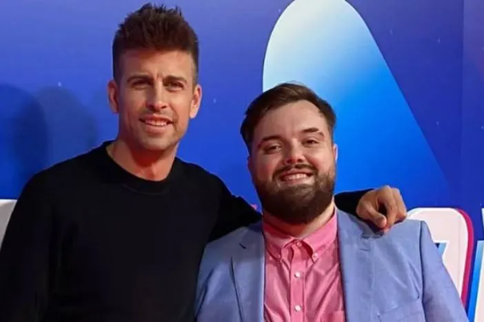 Gerard Piqué e Ibai Llanos|Foto: Instagram / Ibai Llanos Ibai y Piqué mantienen su relación pero Kosmos tendrá menor participación en "La Velada del Año V", donde Ibai asumirá mayor control. El evento, con combates de influencers y artistas como Myke Towers y Aitana, se celebrará el 26 de julio en Sevilla.
