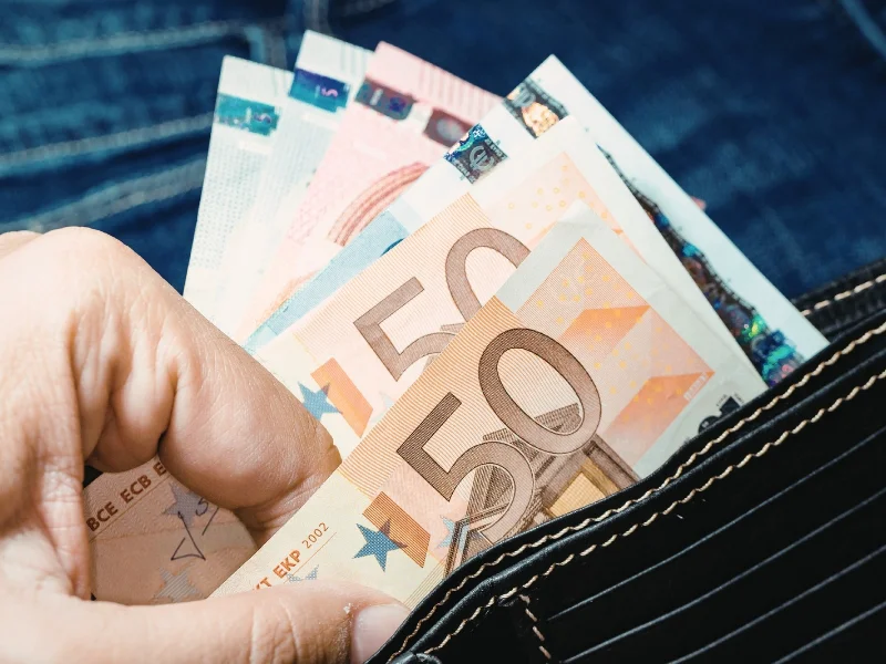 ahorros-cuentas-remuneradas-banca-abril