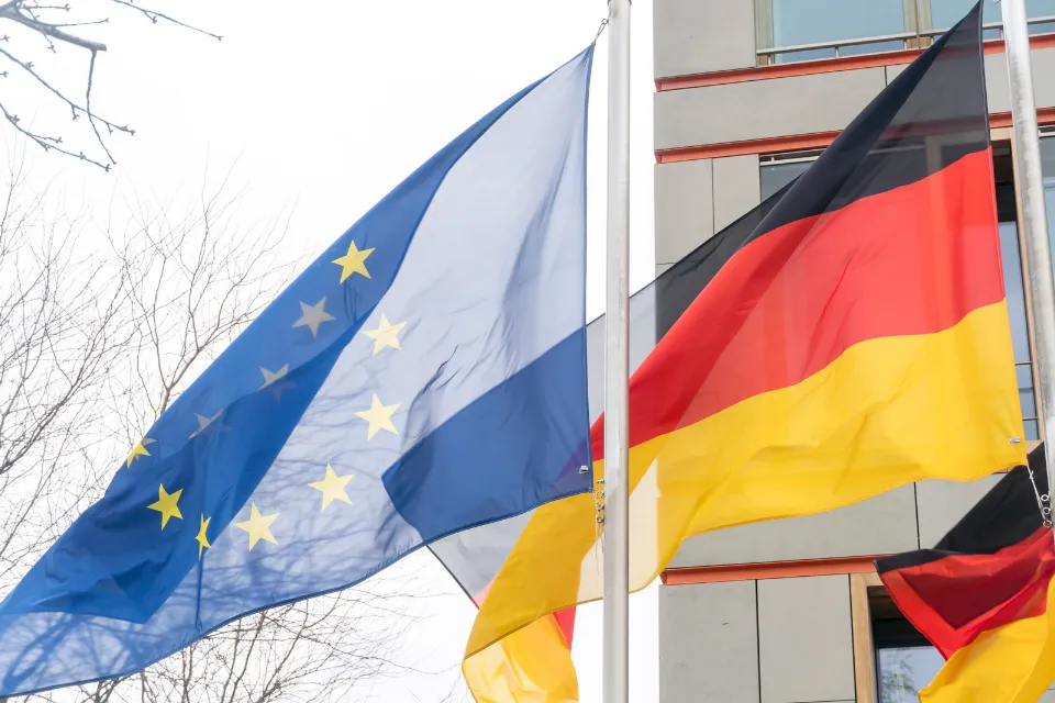 Alemania busca trabajadores españoles Alemania busca trabajadores españoles y ofrece más de €2.500 al mes por conducir